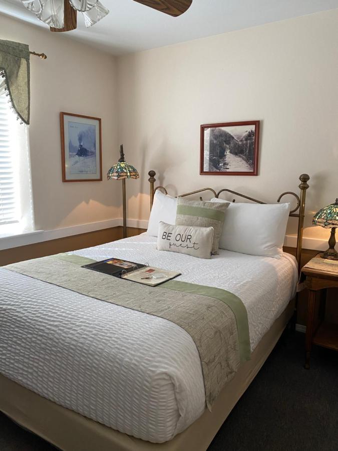 The Bent Elbow Hotel Silverton 外观 照片